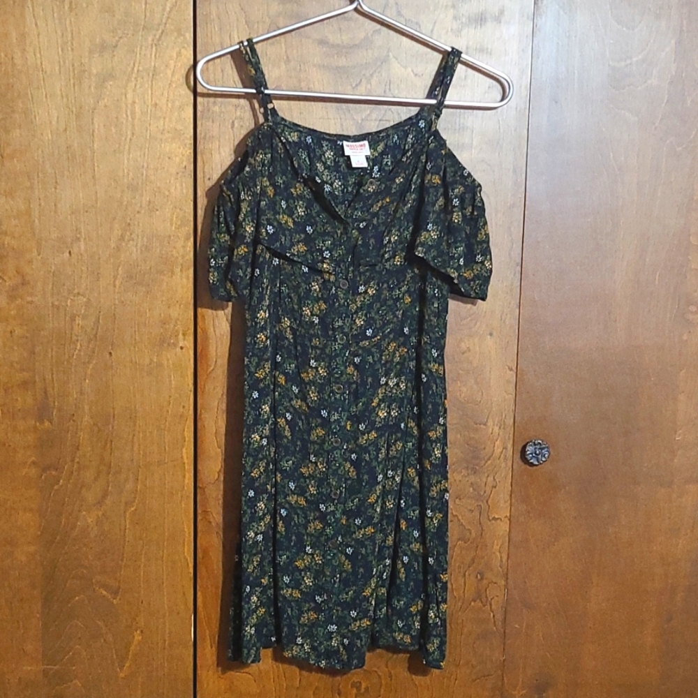 Mossimo dress off the shoulder green button up